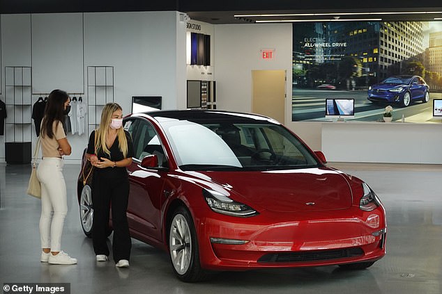 A Ford está preocupada que o aumento do branding prejudique a reputação da empresa e lance sua nova linha de carros elétricos para complementar os modelos da Tesla (foto)