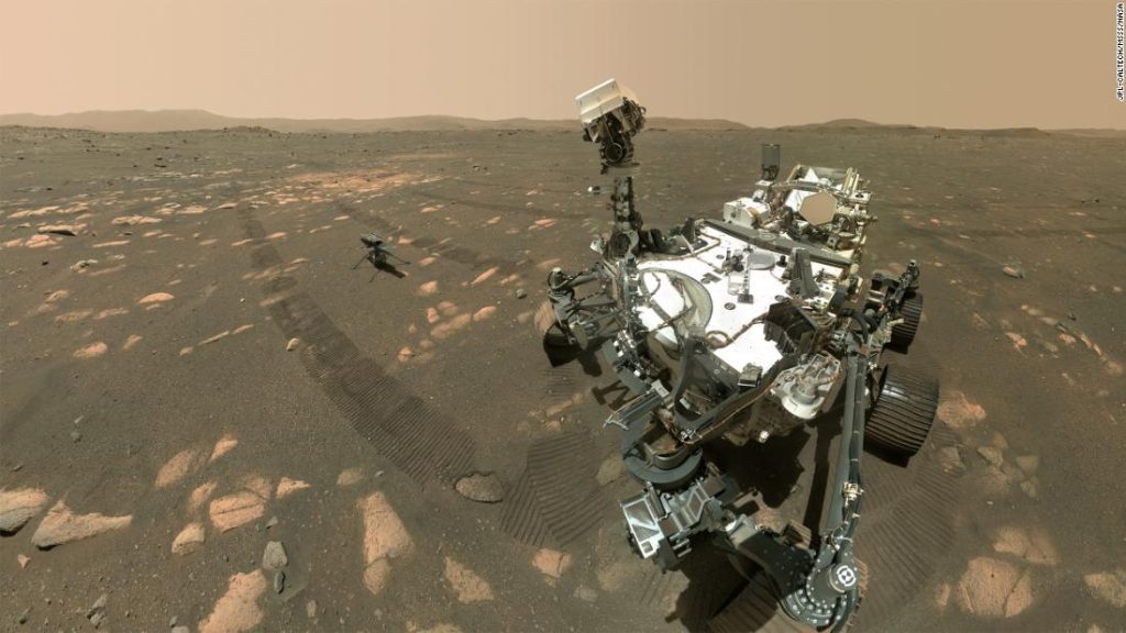 Um ano após o pouso em Marte, o rover persistente tem um novo alvo intrigante em mente.