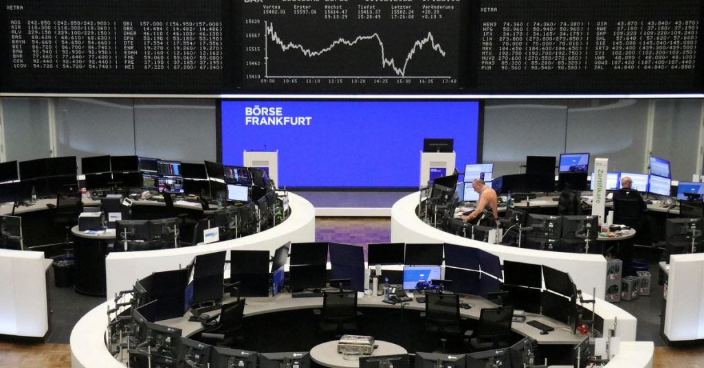 Wall Street cai, ações europeias veem primeiro ganho semanal em 2022