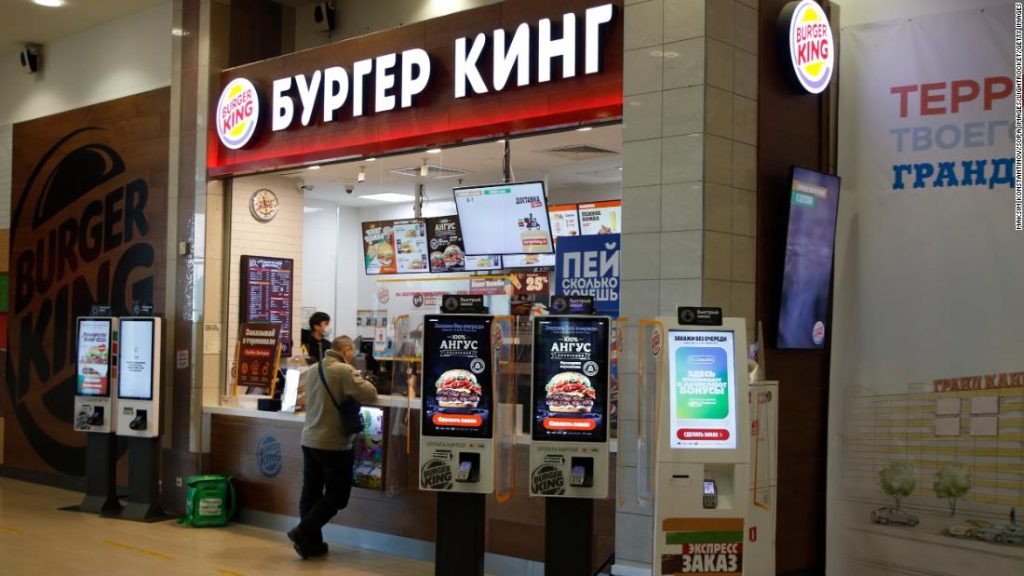 Parceiro do Burger King "se recusa" a fechar 800 sites russos