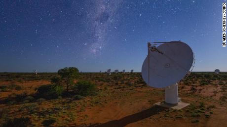 O radiotelescópio ASKAP está localizado na Austrália Ocidental.
