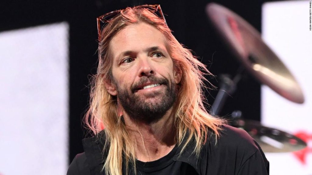 Taylor Hawkins: O que sabemos sobre a morte do baterista Foo Fighters