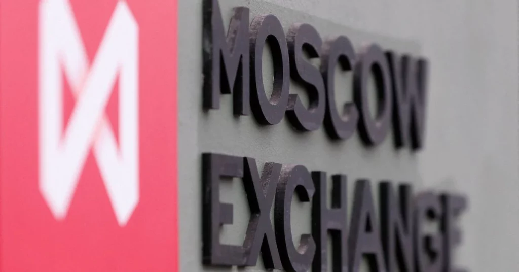 Estrangeiros proibidos de vender ações russas enquanto o mercado se prepara para reabertura limitada