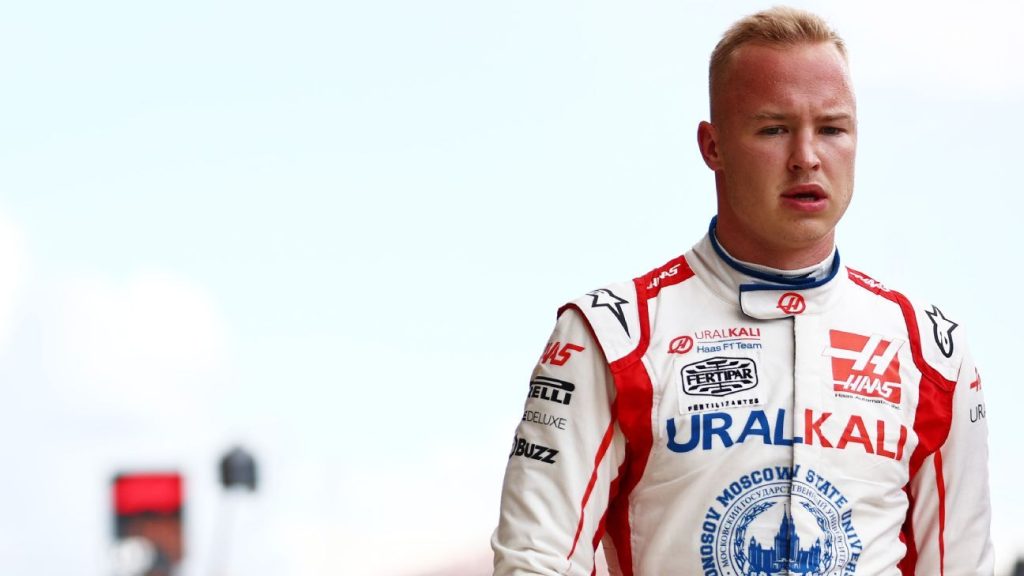 Haas rescindiu seus contratos com o piloto russo Nikita Mazepin e o patrocinador do título Uralkali