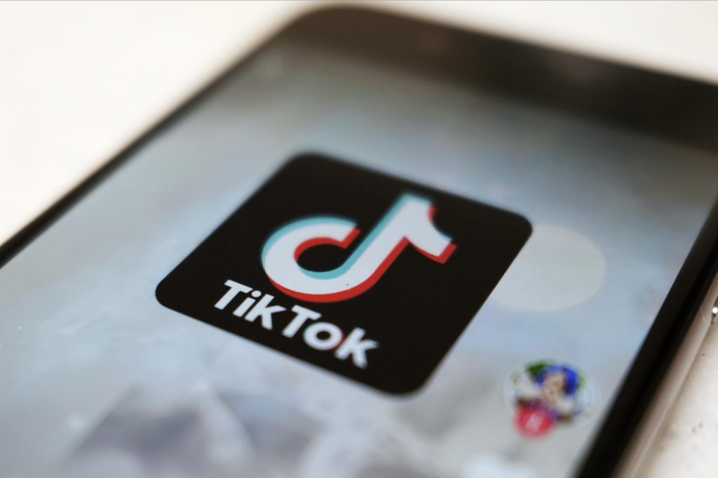 Netflix e TikTok proíbem serviços na Rússia para evitar repressão