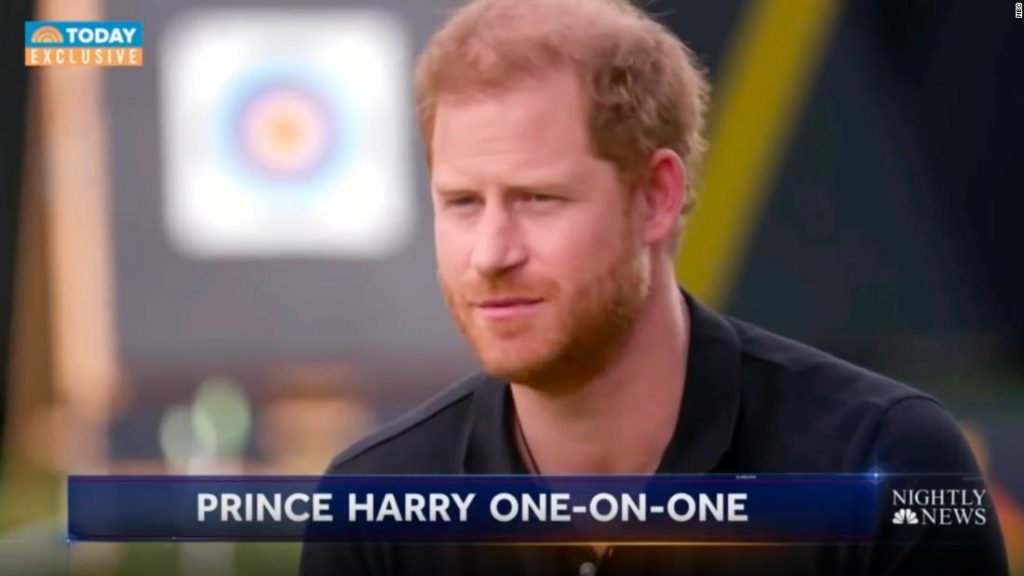 Príncipe Harry diz que quer garantir que a rainha esteja protegida