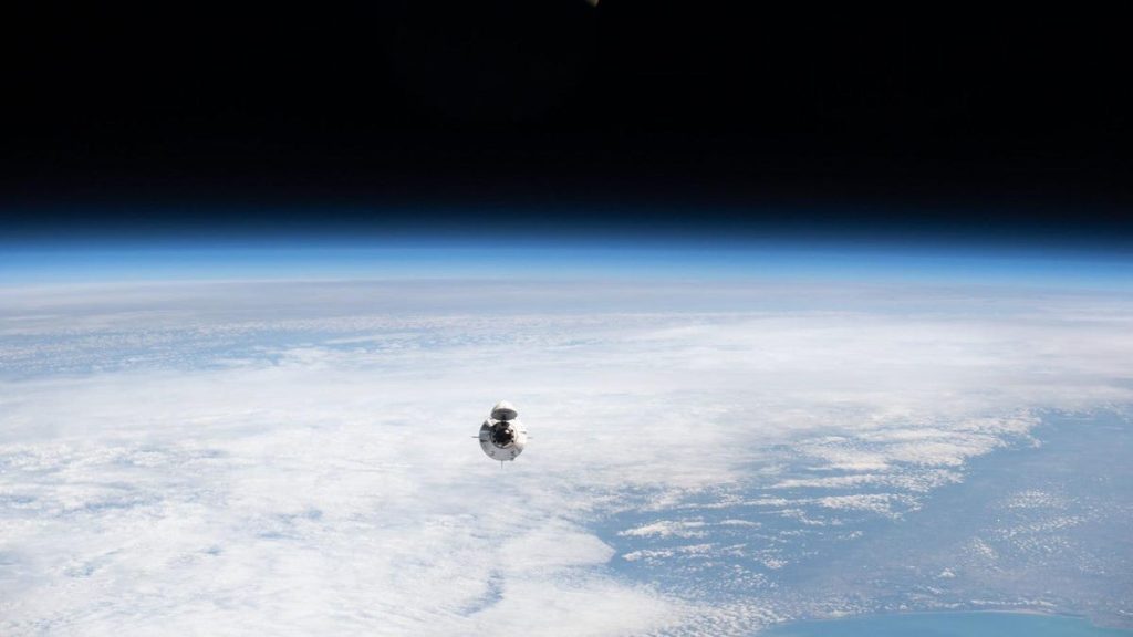 A tripulação do Axiom Space está espalhada perto da Flórida após uma longa estadia na Estação Espacial Internacional