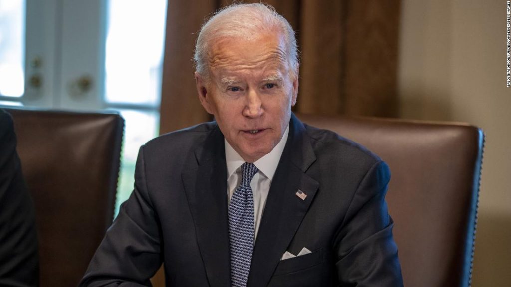 Biden anuncia novo programa para refugiados ucranianos entrarem nos Estados Unidos por motivos humanitários