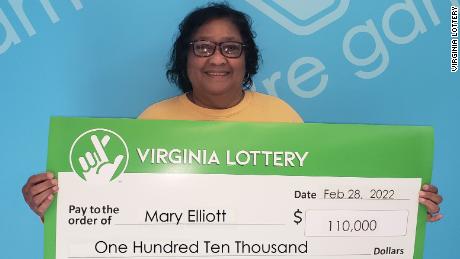 Uma mulher da Virgínia percebe que ganhou na loteria depois que ela realmente arruinou seu bilhete