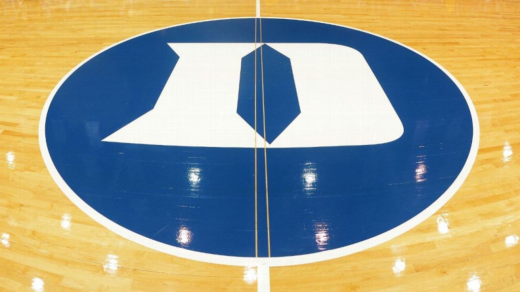 O Duke Blue Devils nomeou Jay Lucas, do Kentucky Wildcats, como seu assistente técnico de basquete masculino