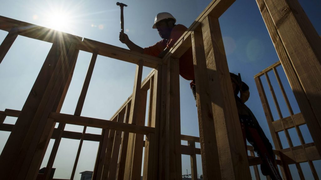 O sentimento de construção de casas cai pelo quarto mês consecutivo