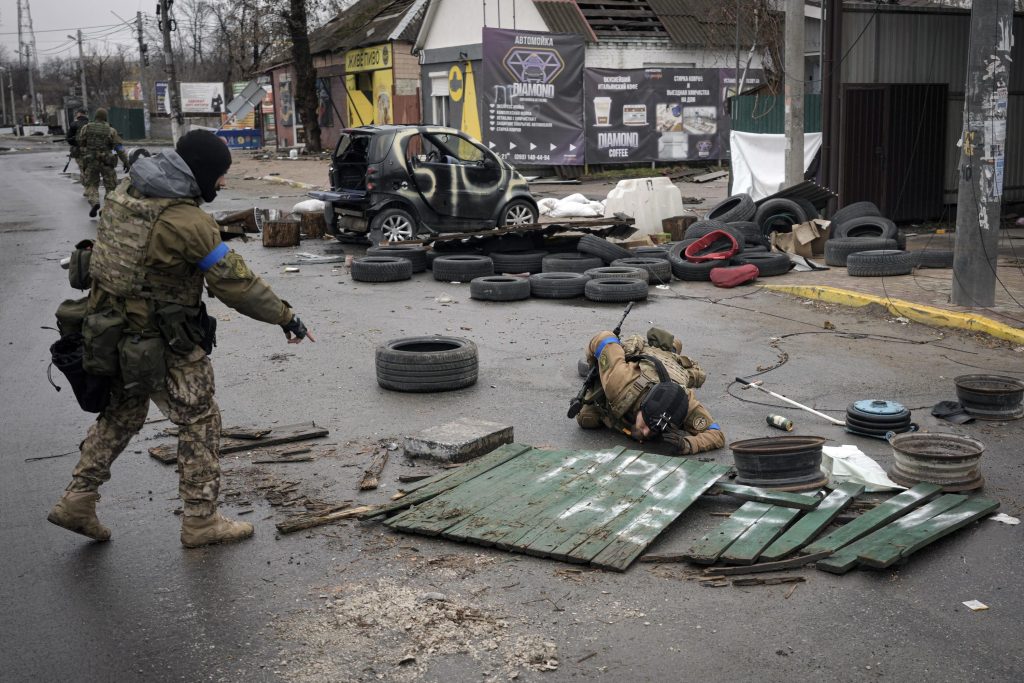 Ucrânia vê aberturas enquanto a Rússia está firme em Mariupol sitiada
