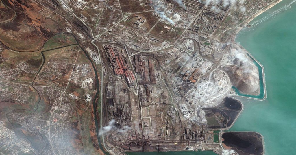 Ucranianos se apegam à siderúrgica Mariupol