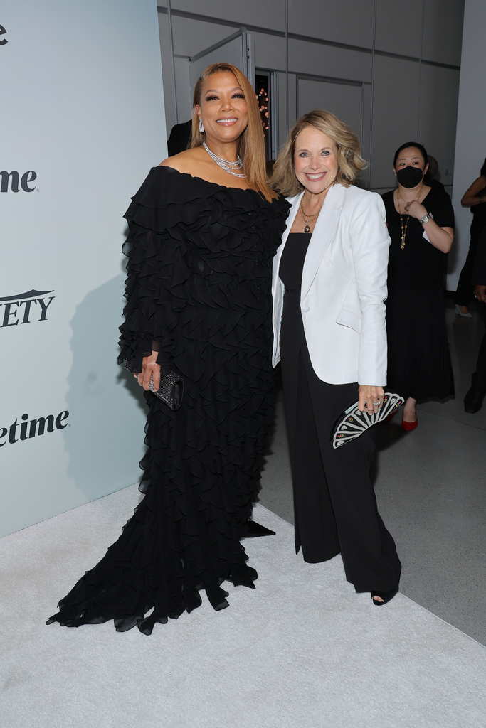 NOVA YORK, NY - 5 de maio: Queen Latifah e Katie Couric participam do evento 2022 Power Of Women: New York da Variety apresentado pela Lifetime at The Glasshouse em 5 de maio de 2022 na cidade de Nova York.  (Foto de Mike Coppola/Getty Images for Variety)