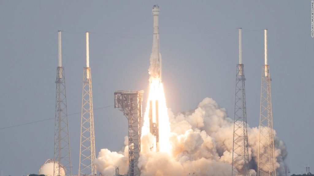 Boeing lança cápsula Starliner para astronauta em missão de teste não tripulada