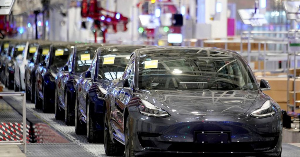 Exclusivo: Tesla interrompeu a maior parte da produção em sua fábrica de Xangai na terça-feira - memorando