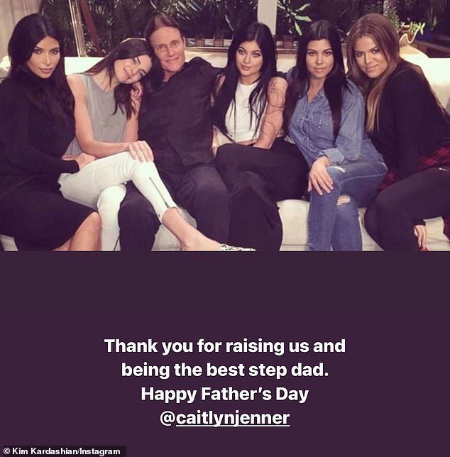 'Feliz dia dos pais!'  Kardashian agradeceu ao transgênero de 72 anos por 'nos criar' e ser o melhor padrasto 