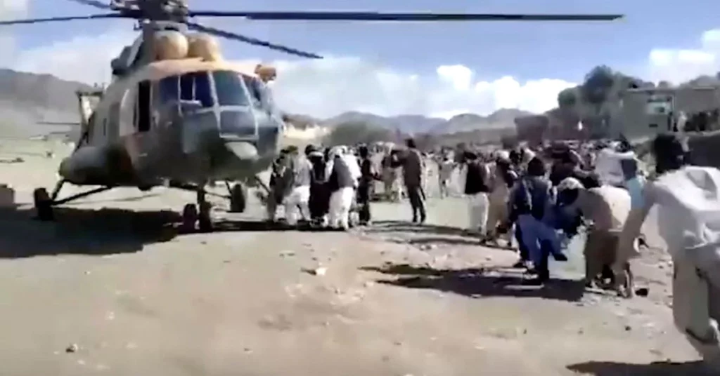 950 pessoas mortas no terremoto no Afeganistão;  O número de mortos deve aumentar