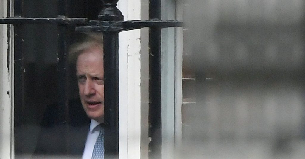 Danificado, Boris Johnson UK inflige vitória no voto de confiança do partido