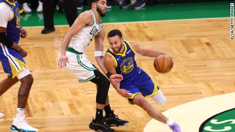 O MVP Stephen Curry lidera Jason Tatum do Celtics nos playoffs 6 em Boston.