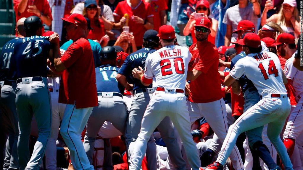 MLB: 12 ​​suspensos após briga em massa entre marinheiros e anjos