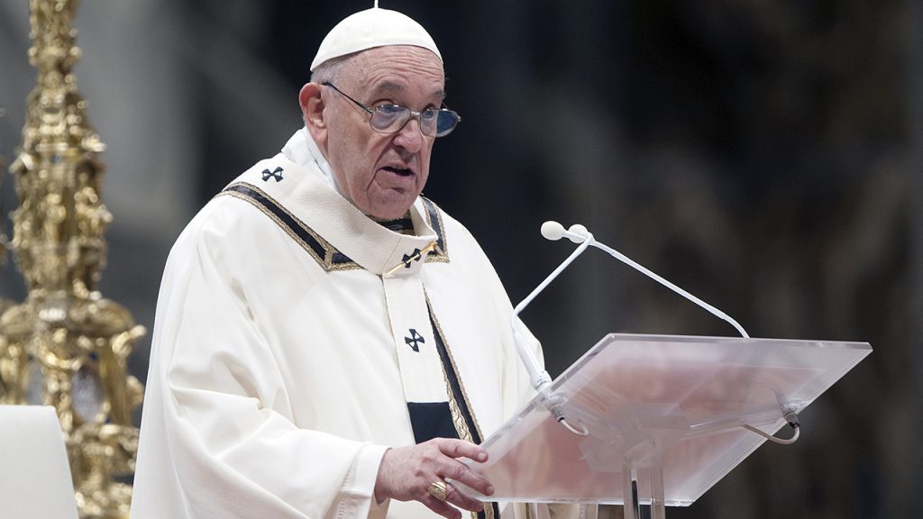 Papa Francisco: 'III Guerra Mundial' dá chance aos traficantes de armas, invasão da Ucrânia uma situação 'muito complicada'