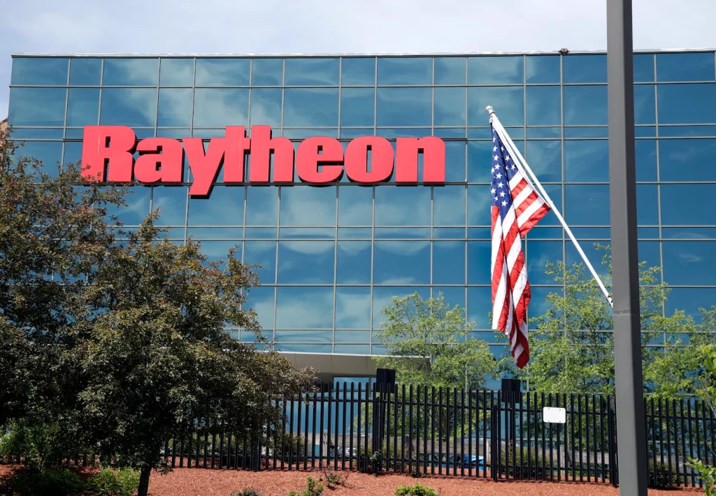 Raytheon mudará sede para Arlington