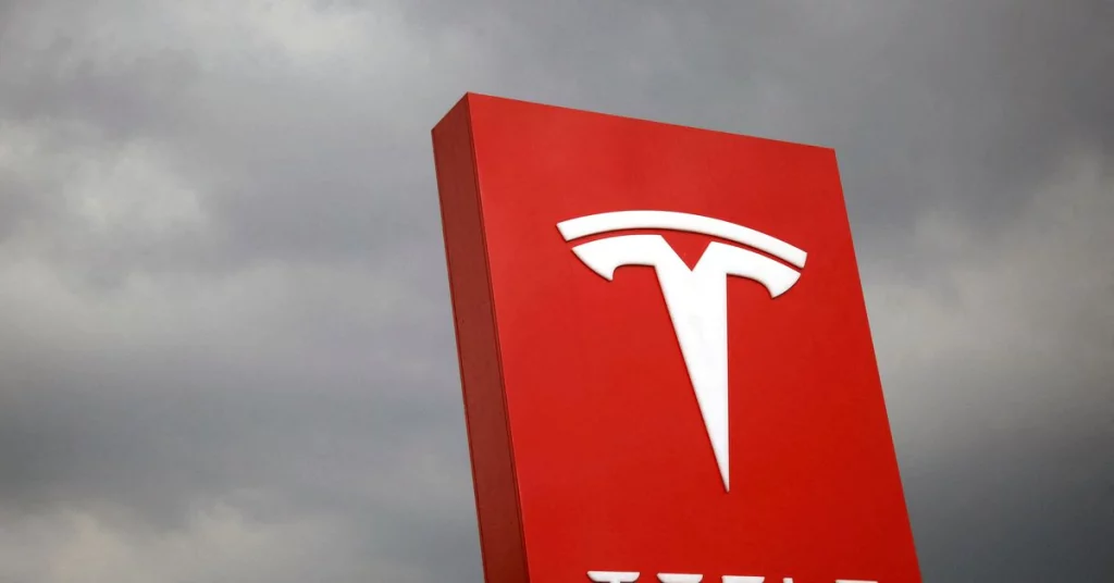 Tesla busca aprovação de investidores para desdobramento de ações de 3 por 1