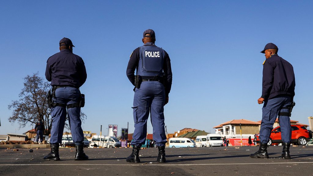 Polícia sul-africana diz que 14 pessoas morreram em tiroteio em bar em Soweto