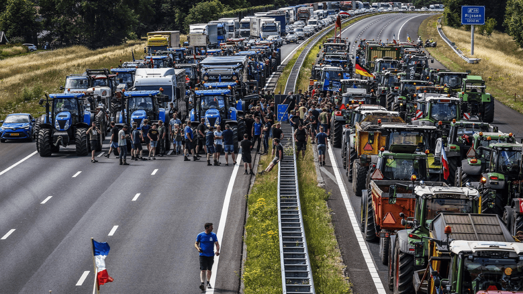 Agricultores holandeses formam 'Caravanas da Liberdade' para protestar contra as rígidas regras ambientais do governo