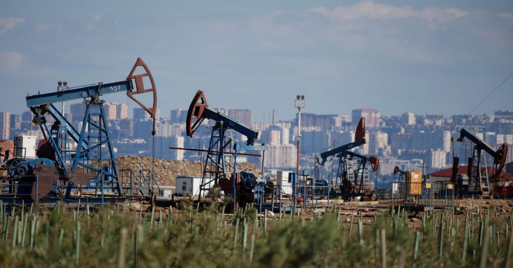 Preços do petróleo caem antes de um possível grande aumento da taxa de juros nos EUA