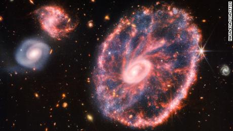 Tipo raro de galáxia deslumbra na nova imagem do telescópio Webb