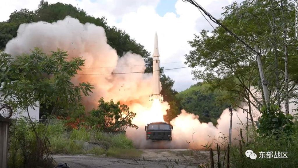 China dispara mísseis sobre Taiwan pela primeira vez enquanto Pequim responde à visita de Pelosi