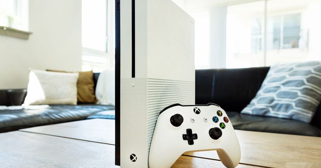 Microsoft finalmente admite que as vendas do Xbox One foram menos da metade do PS4