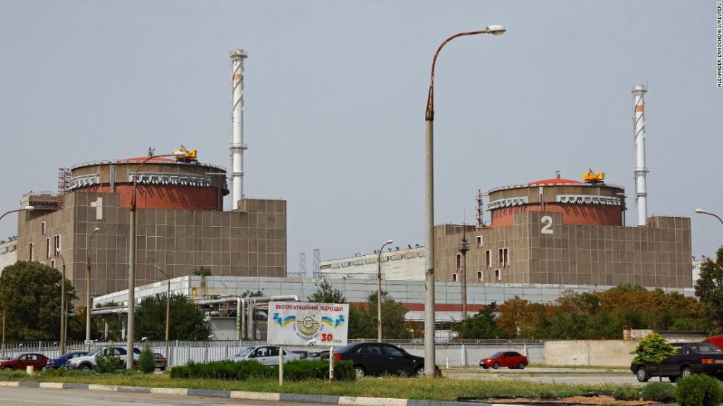 Usina nuclear de Zaporizhzhia é cortada da rede elétrica após incêndios nas proximidades