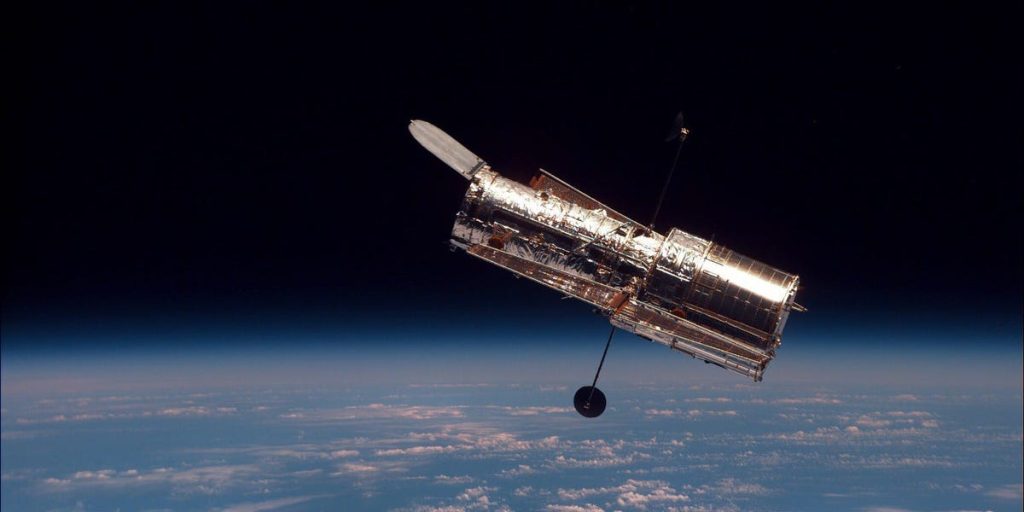 O Hubble ainda oferece enquanto o Telescópio James Webb capturou as primeiras imagens do universo