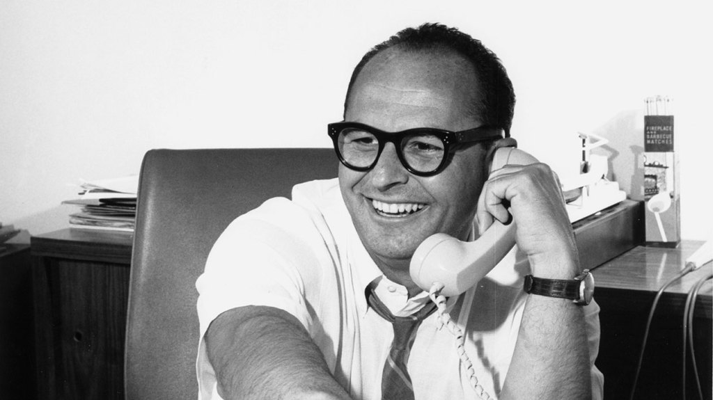 Mo Austin, lendário chefe da Warner Bros Records, morreu aos 95 anos - Billboard