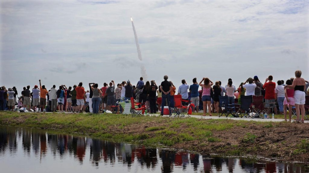 Multidões gigantes esperadas para o lançamento inaugural do foguete gigante da NASA