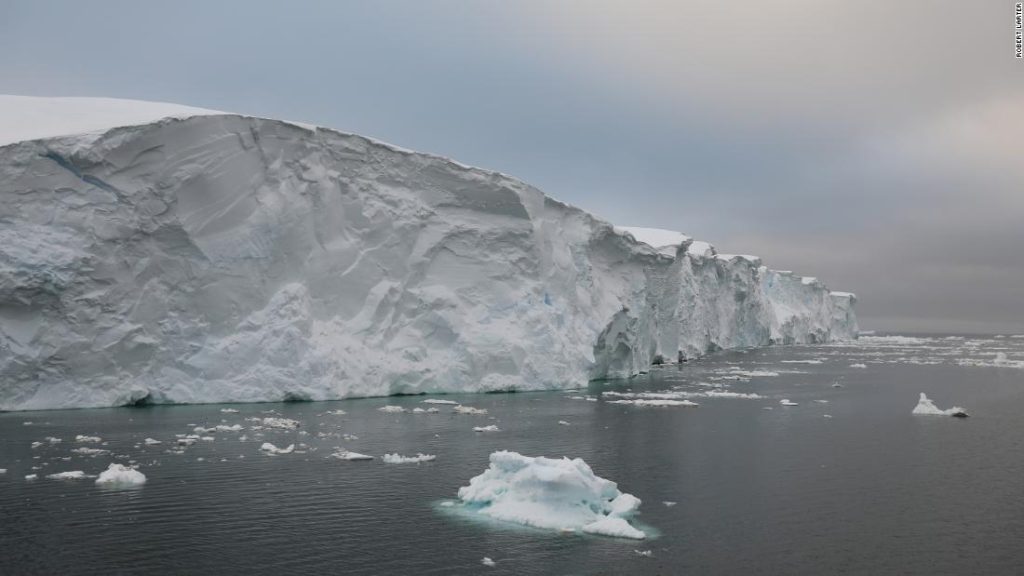 Cientistas dizem que geleira Thwaites 'Doomsday' vai pegar 'suas unhas'
