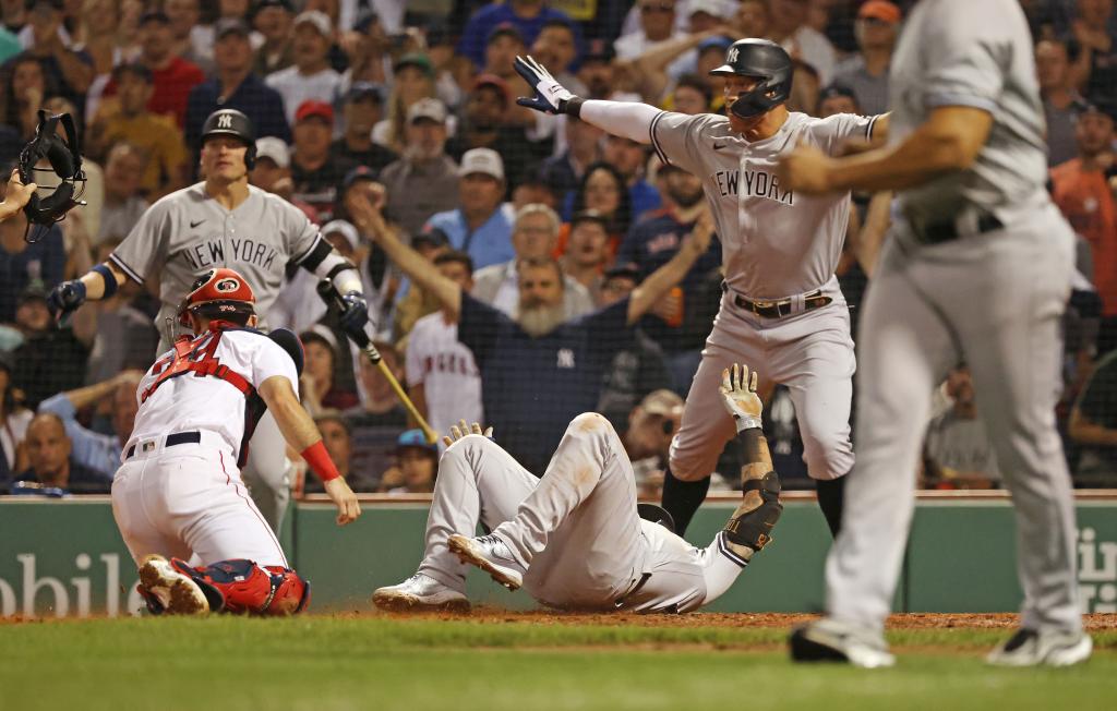 Yankees atacam Red Sox graças a revisão de revisão, Little League HR