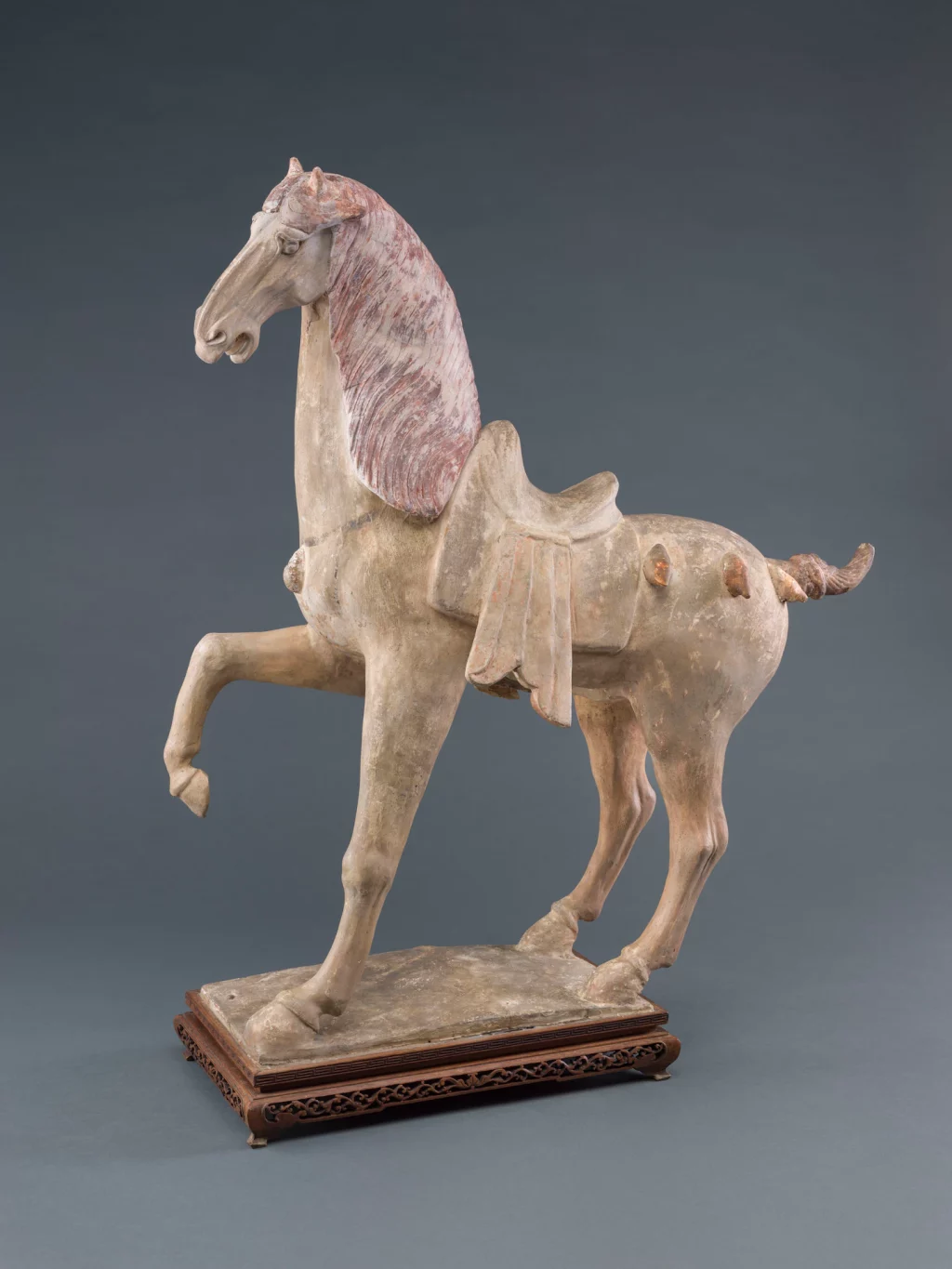 A arte encontra a ciência na análise de uma antiga estátua de cavalo dançante