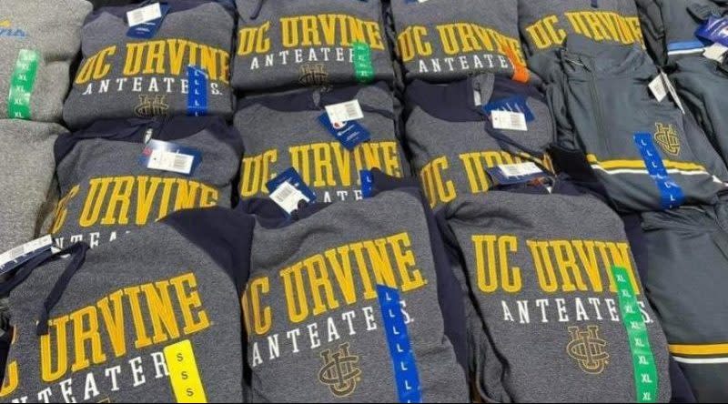 O moletom da Costco da UC Irvine se tornou um item procurado entre os estudantes