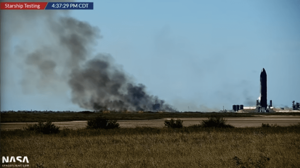 Protótipo da espaçonave SpaceX libera super-detritos, causando incêndios
