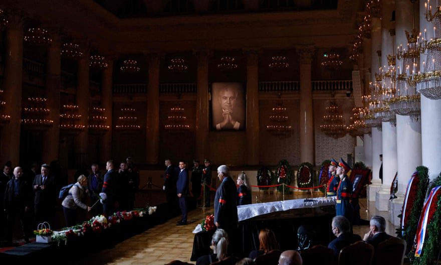 O serviço memorial de Gorbachev no Pillar Hall.