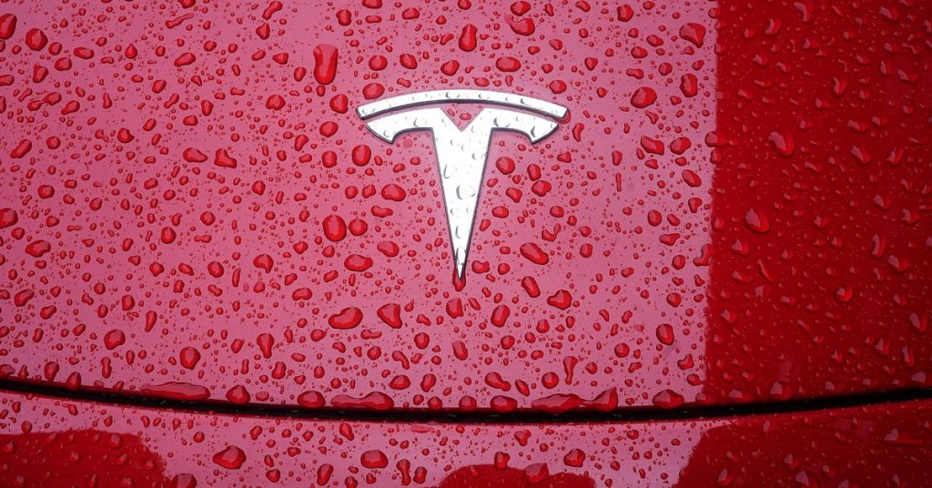 Tesla está fazendo recall de quase 1,1 milhão de carros dos EUA para atualizar seu software de inversão de janelas