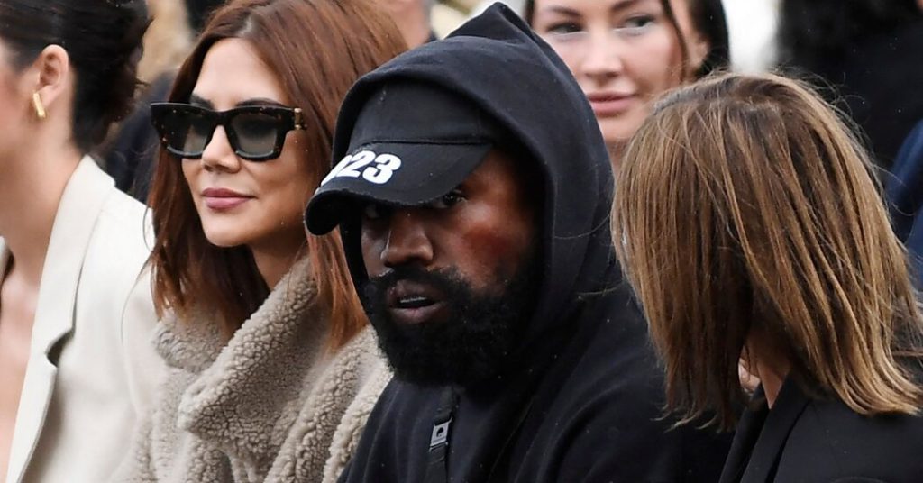 A empresa diz que Kanye West é um acompanhante do escritório da Skechers