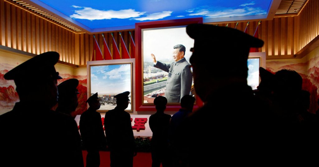 'Recuando': na China de Xi, alguns veem uma era de controle total