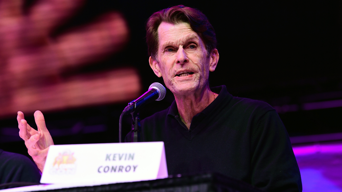 Kevin Conroy, voz do Batman em animações, morre aos 66 anos