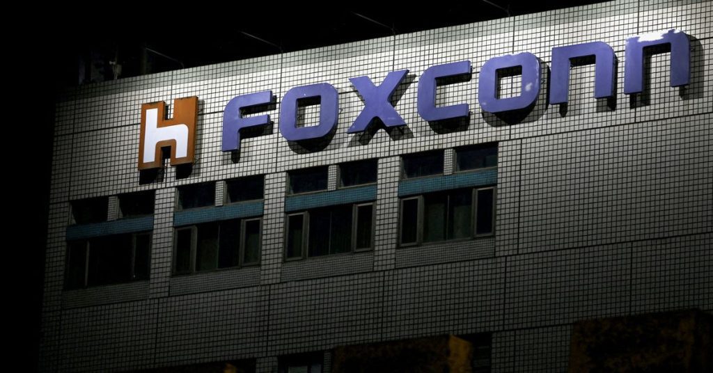 As interrupções da Foxconn ameaçam as remessas do iPhone, pesando fortemente nas ações da Apple