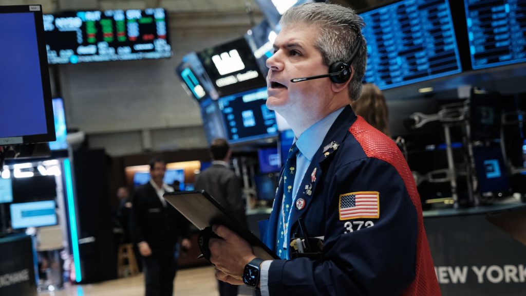 Futuros de ações em queda enquanto Wall Street aguarda resultados das eleições de meio de mandato